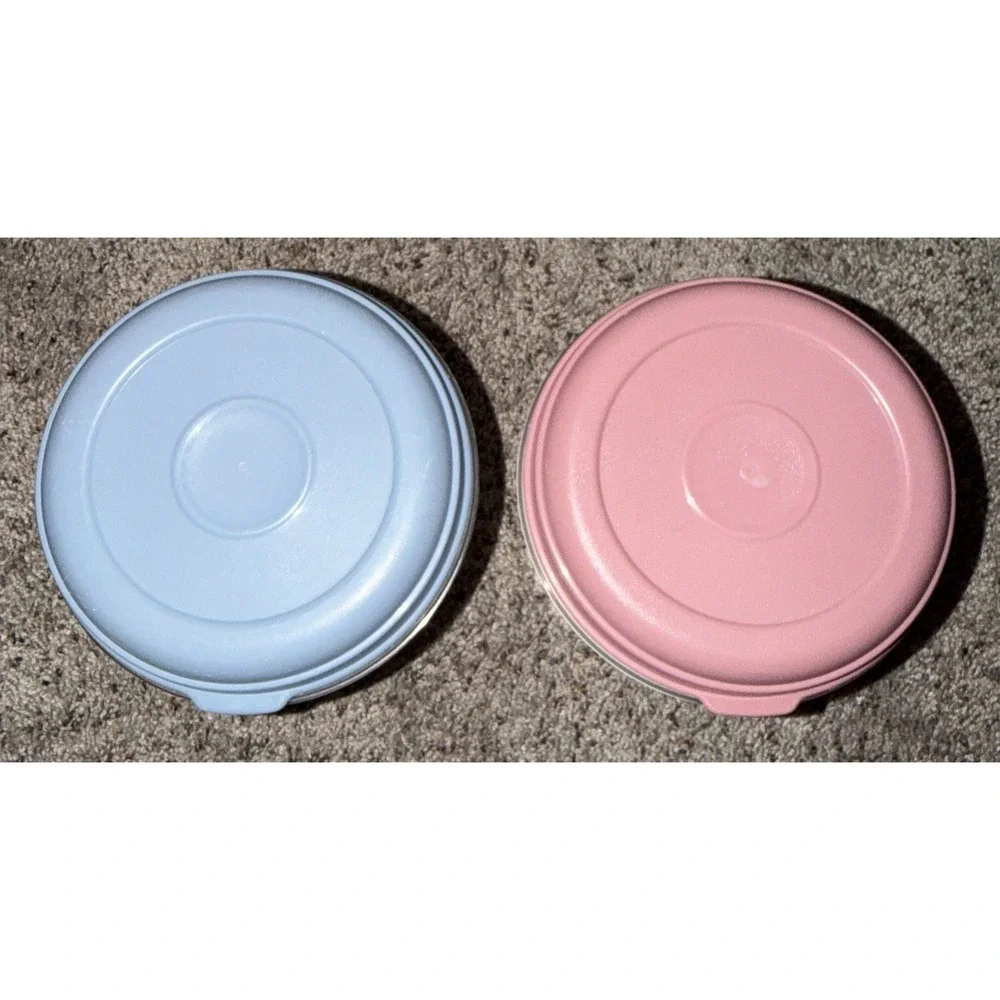Vintage Rubbermaid Servin' Saver #8 Round 6 Cups Container Country Blue/Pink Lid